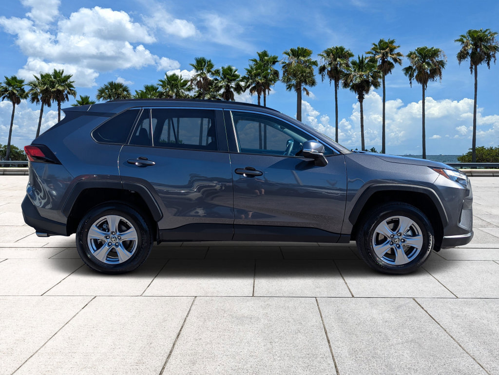 Used 2025 Toyota RAV4 XLE FWD image 5