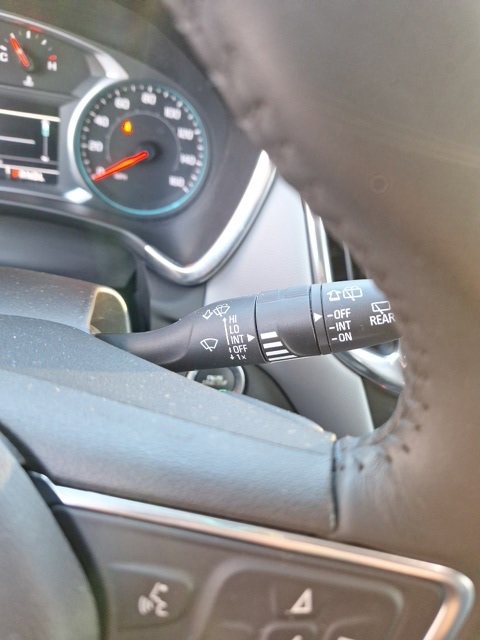 Used 2018 Chevrolet Equinox LT w/ Sun & Infotainment Package image 18