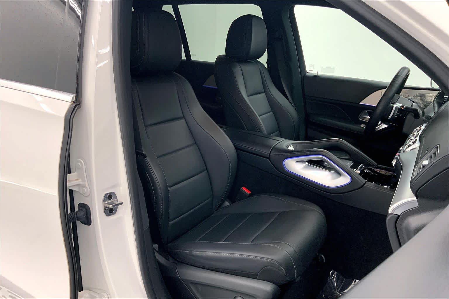 Used 2024 Mercedes-Benz GLS 450 4MATIC image 11