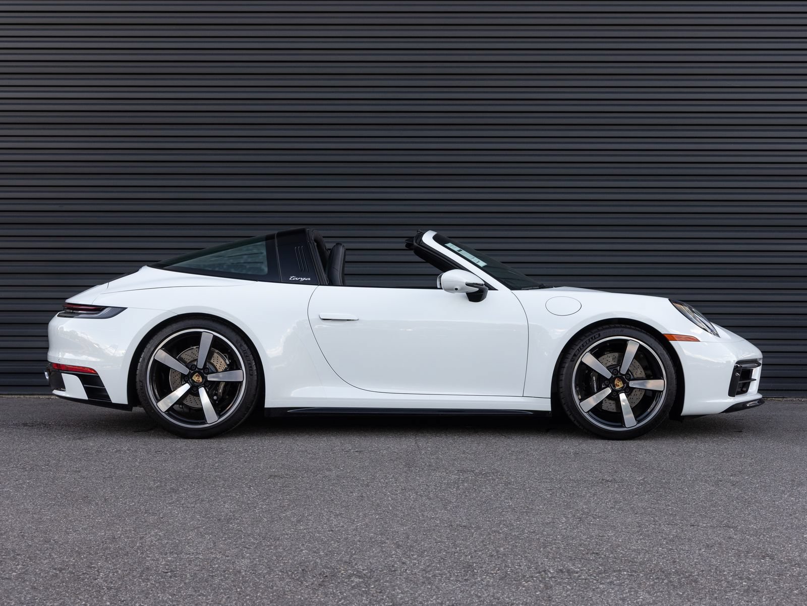 Certified 2024 Porsche 911 Targa 4S AWD/4WD image 9