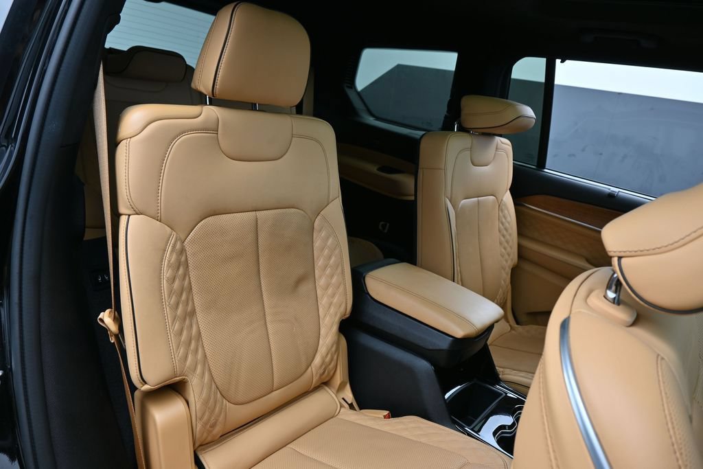 Used 2023 Jeep Grand Cherokee L Summit AWD/4WD image 48