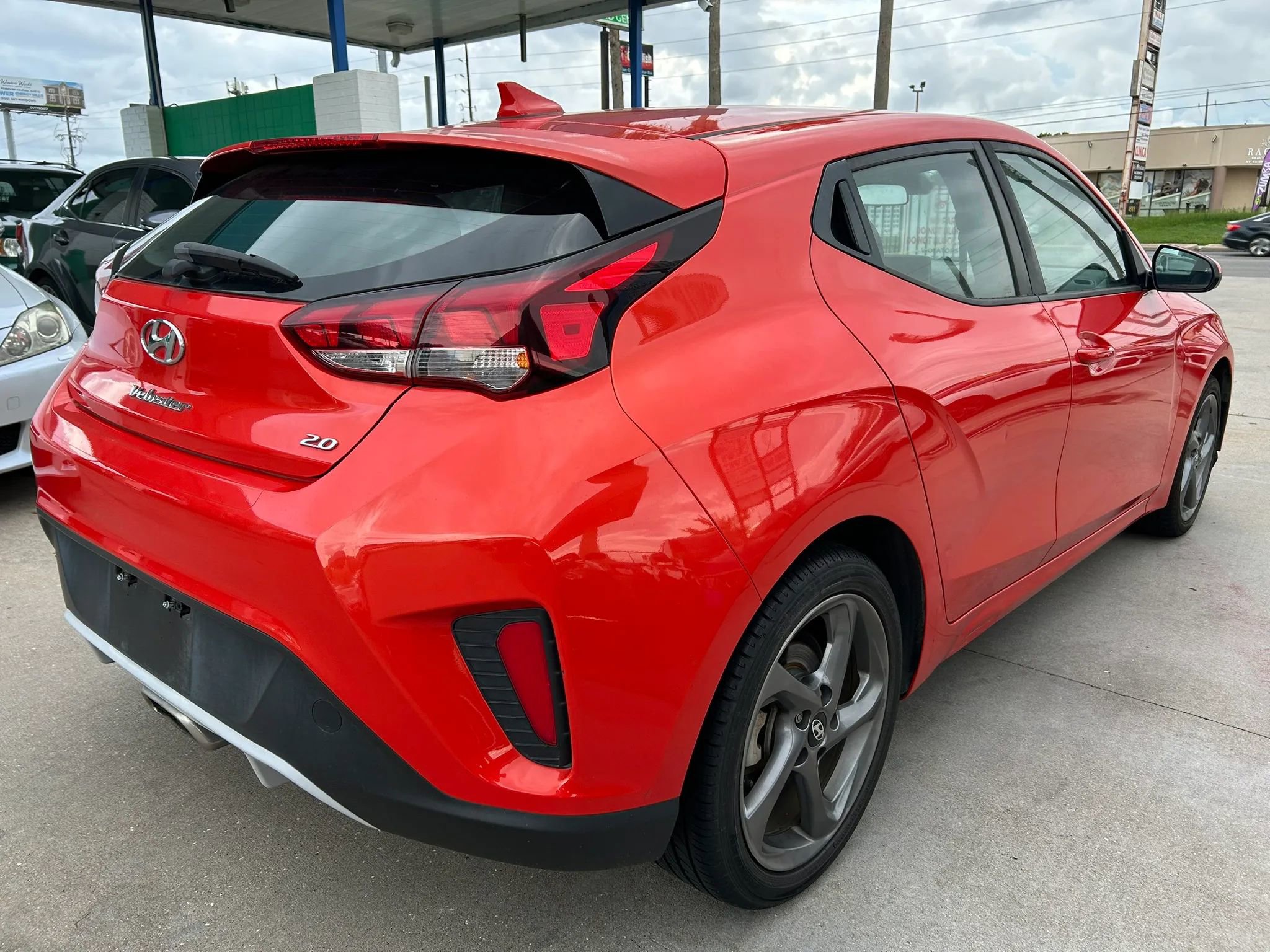 Used 2020 Hyundai Veloster 2.0 FWD image 5