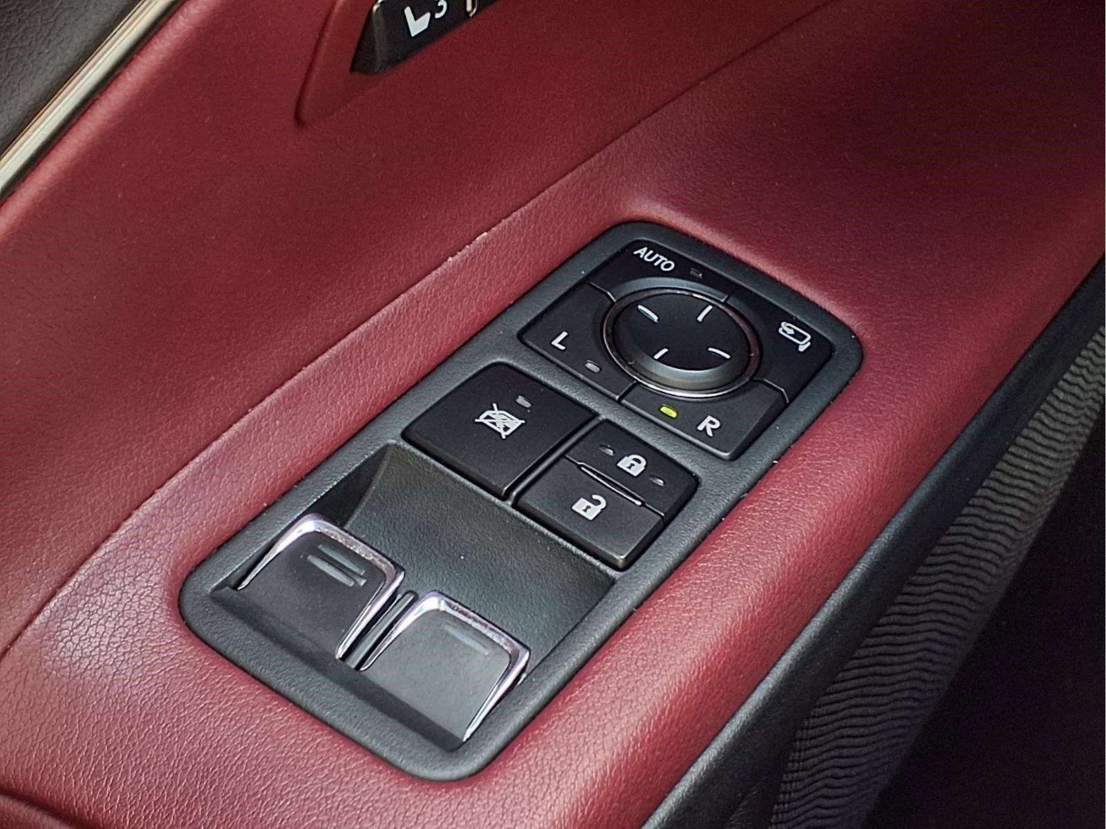 Used 2018 Lexus LC 500 Coupe w/ Sport Package RWD image 24