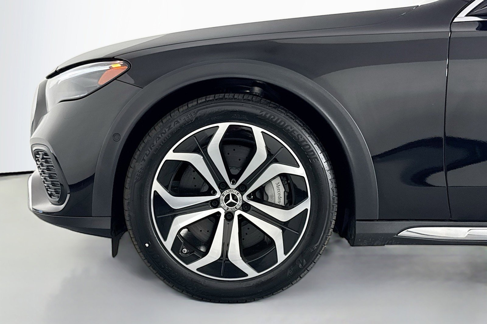 New 2025 Mercedes-Benz E 450 4MATIC All-Terrain Wagon image 9