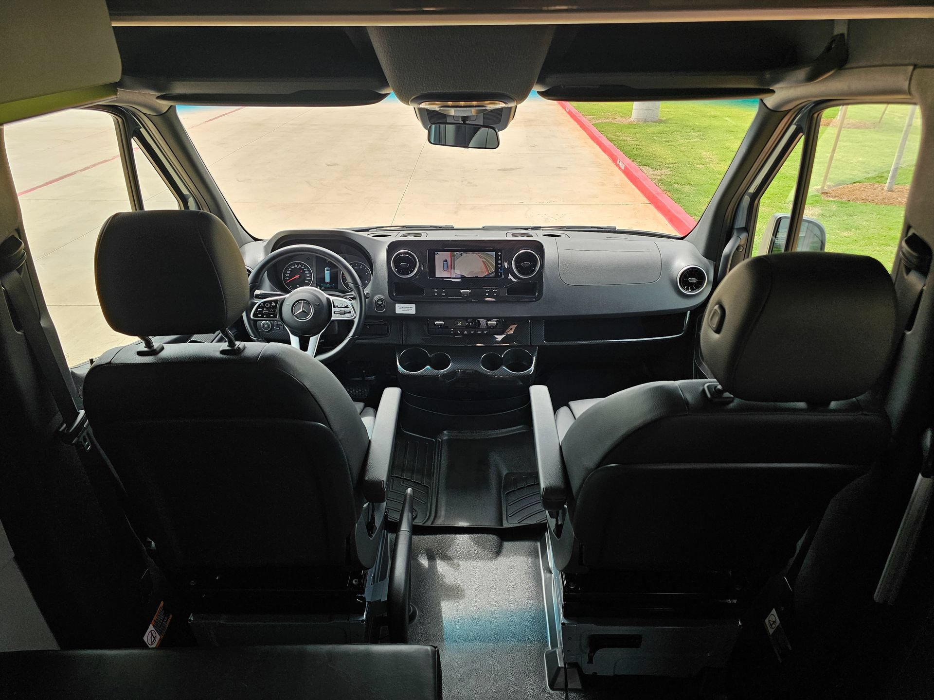 Used 2022 Mercedes-Benz Sprinter 2500 image 36