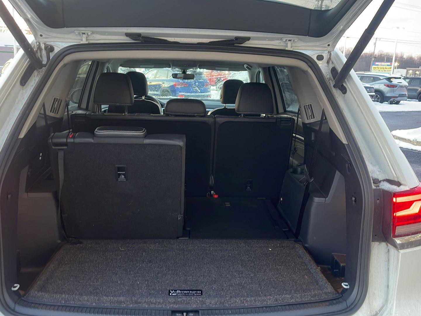 Used 2023 Volkswagen Atlas SE w/ Panoramic Sunroof Package image 7