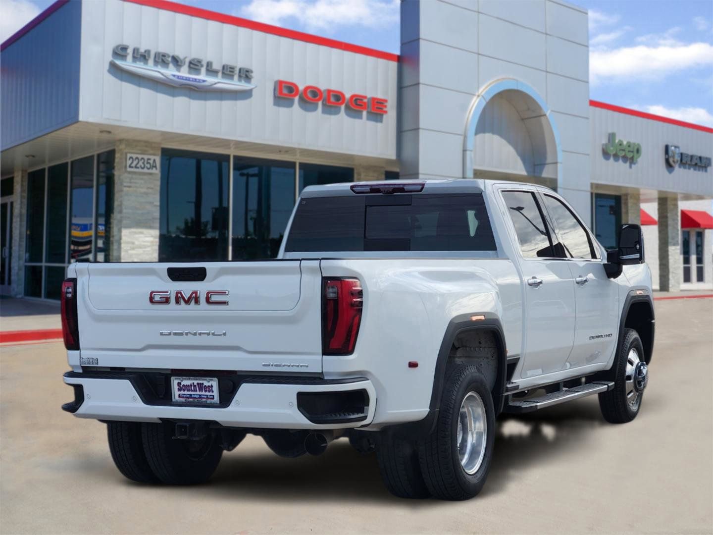 Used 2024 GMC Sierra 3500 Denali w/ Denali Reserve Package image 5