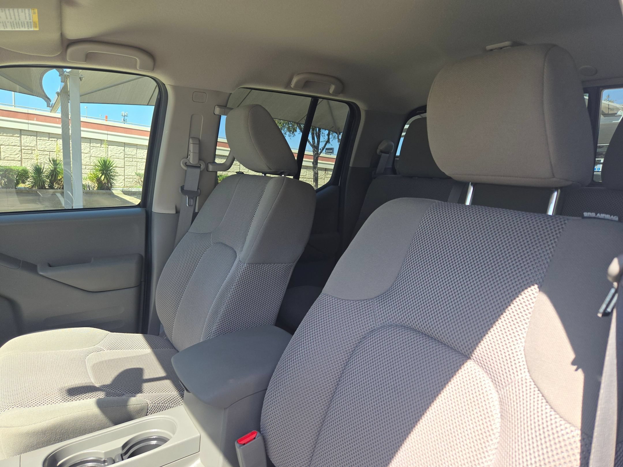 Used 2021 Nissan Frontier SV w/ Midnight Edition Floor Mats RWD image 9
