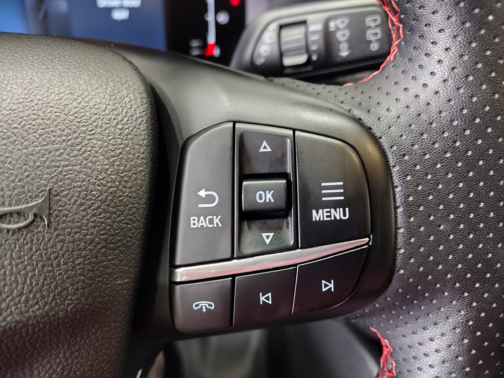 Used 2024 Ford Escape ST-Line Select AWD/4WD image 37