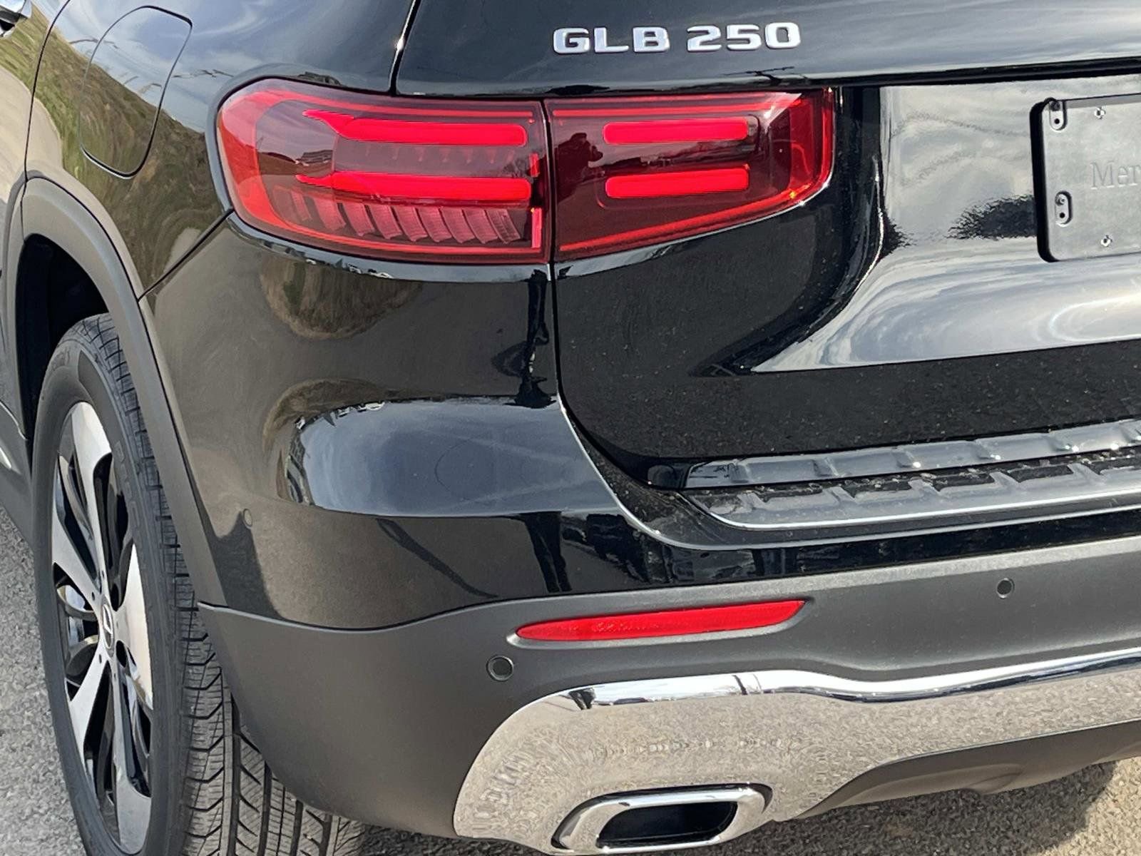 Certified 2025 Mercedes-Benz GLB 250 image 10