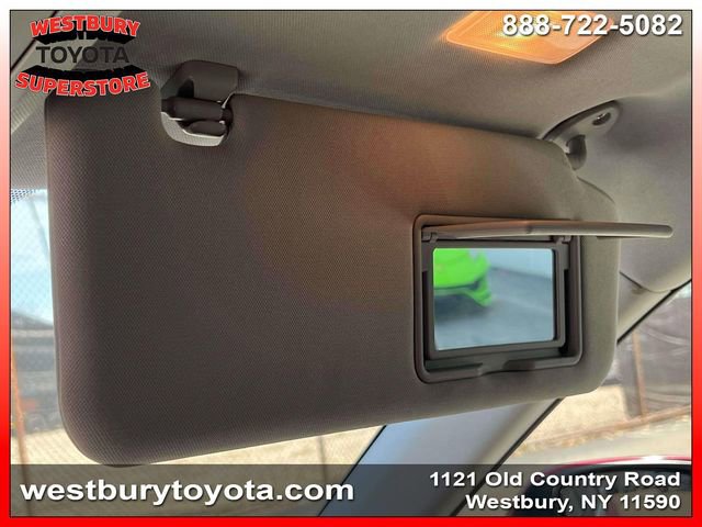 Used 2023 Toyota Highlander LE AWD/4WD image 33