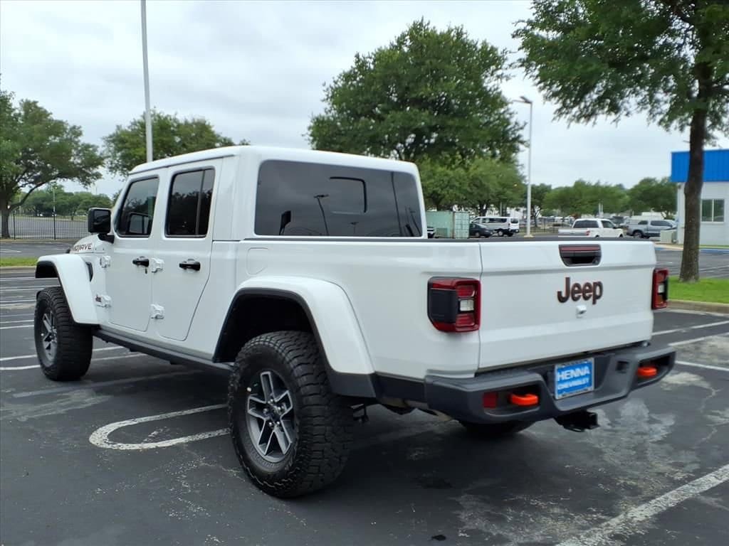 Used 2025 Jeep Gladiator Mojave w/ Convenience Group AWD/4WD image 8