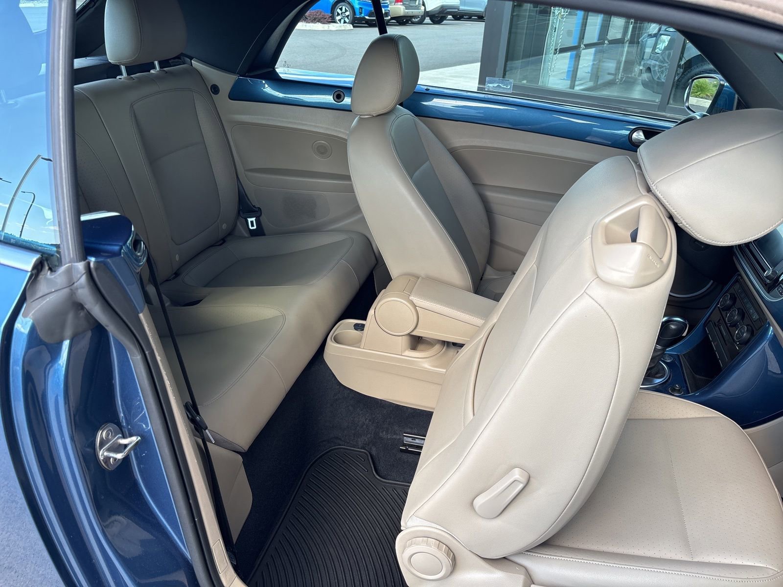Used 2019 Volkswagen Beetle 2.0T SE FWD image 17