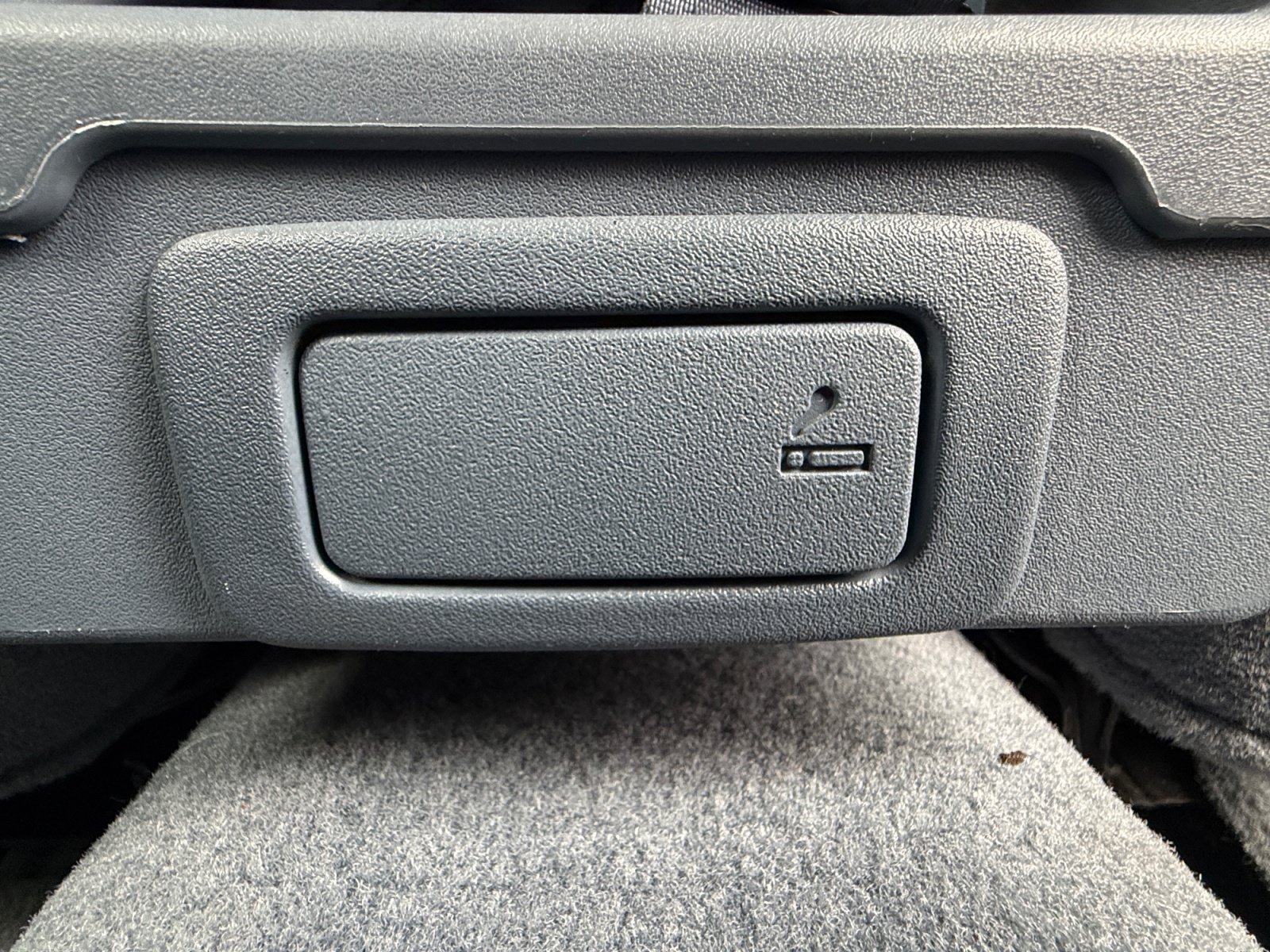 Used 2000 Buick Century Custom w/ Premium Opt Pkg FWD image 32