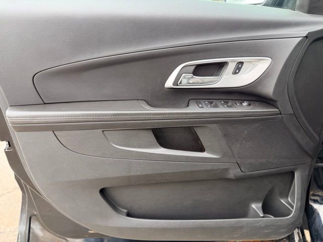 Used 2017 Chevrolet Equinox LT w/ Convenience Package image 17