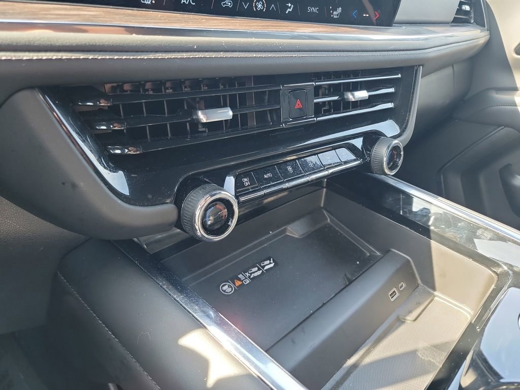 Used 2025 Chevrolet Tahoe LT AWD/4WD image 11