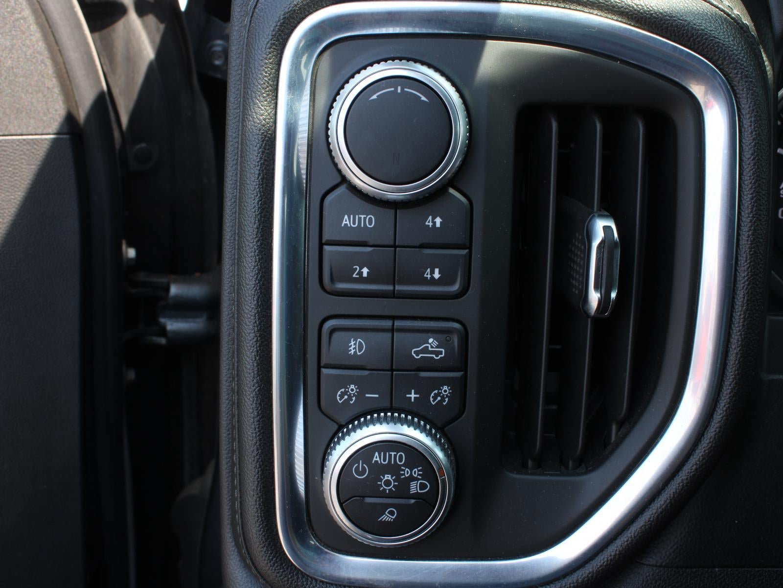 Used 2019 GMC Sierra 1500 Denali w/ Driver Alert Package II AWD/4WD image 9