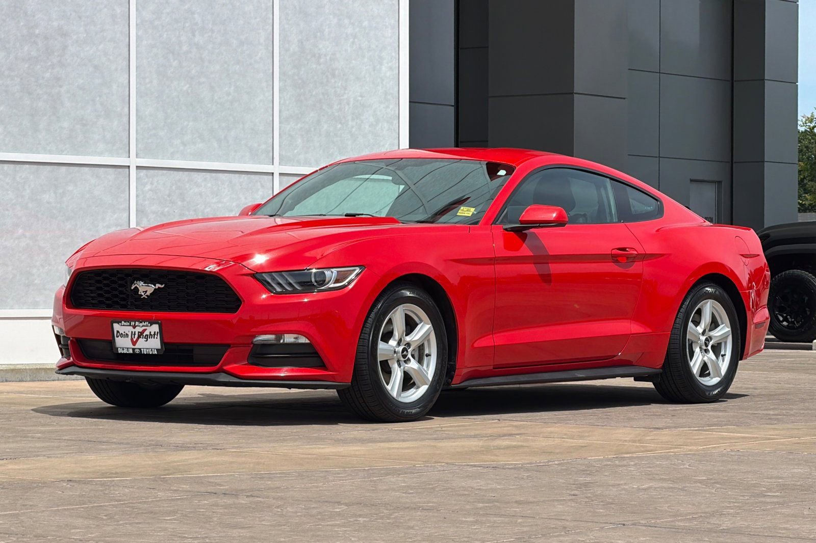 Used 2017 Ford Mustang Coupe RWD image 8