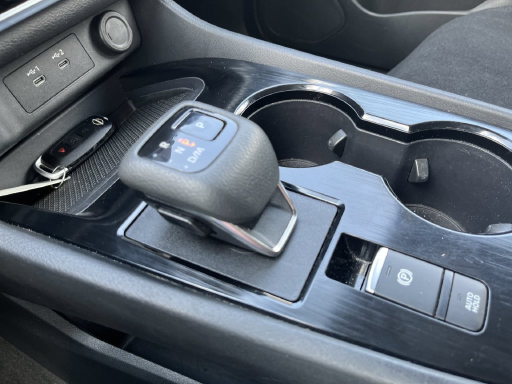 Used 2024 Nissan Rogue S AWD/4WD image 19
