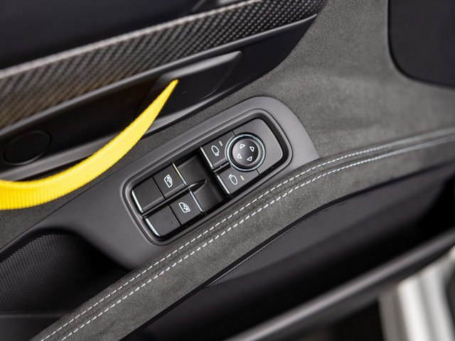 Used 2025 Porsche 718 Boxster Spyder RS image 36