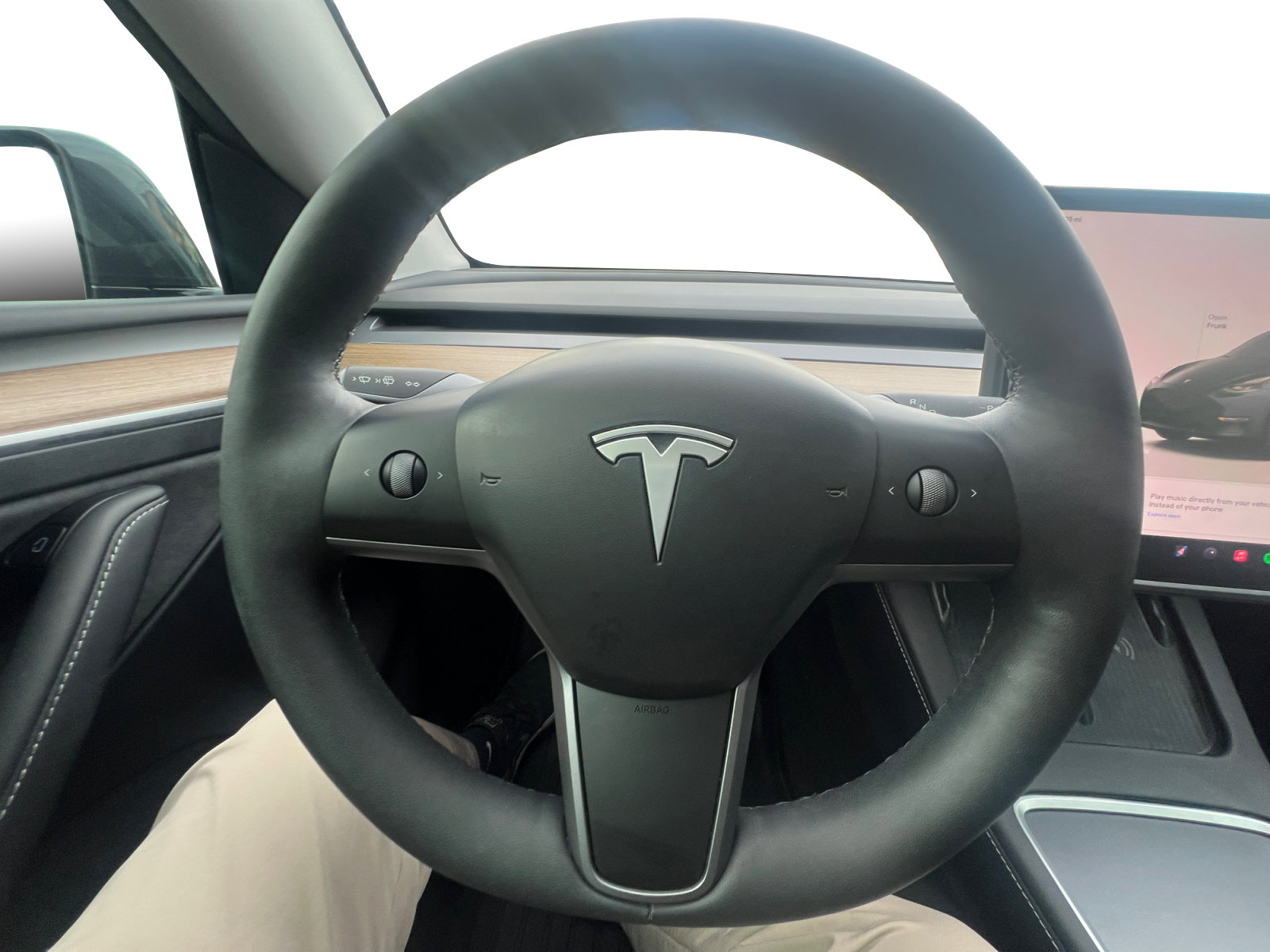 Used 2025 Tesla Model Y Long Range RWD image 14