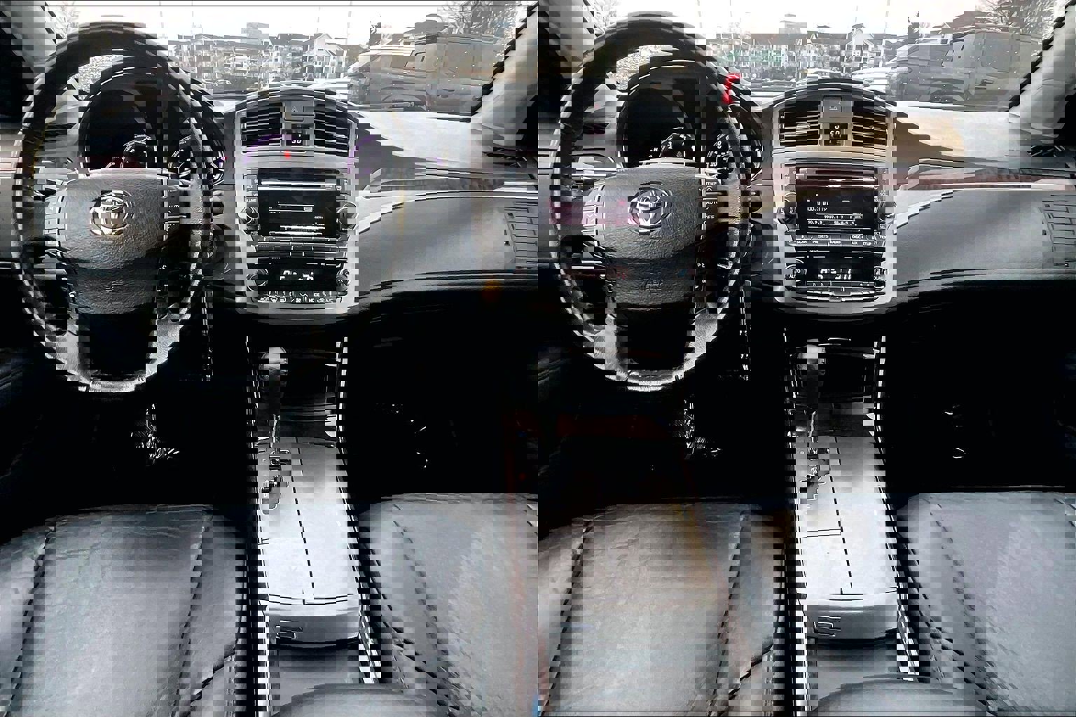 Used 2012 Toyota Avalon Limited image 13