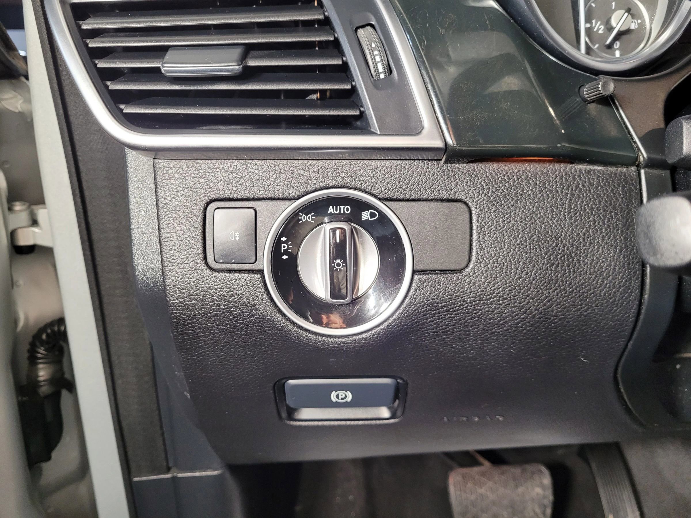 Used 2016 Mercedes-Benz GL 450 4MATIC image 37