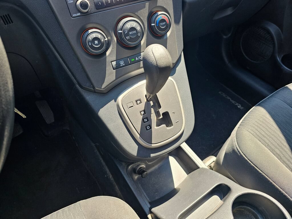 Used 2009 Kia Rondo LX FWD image 23