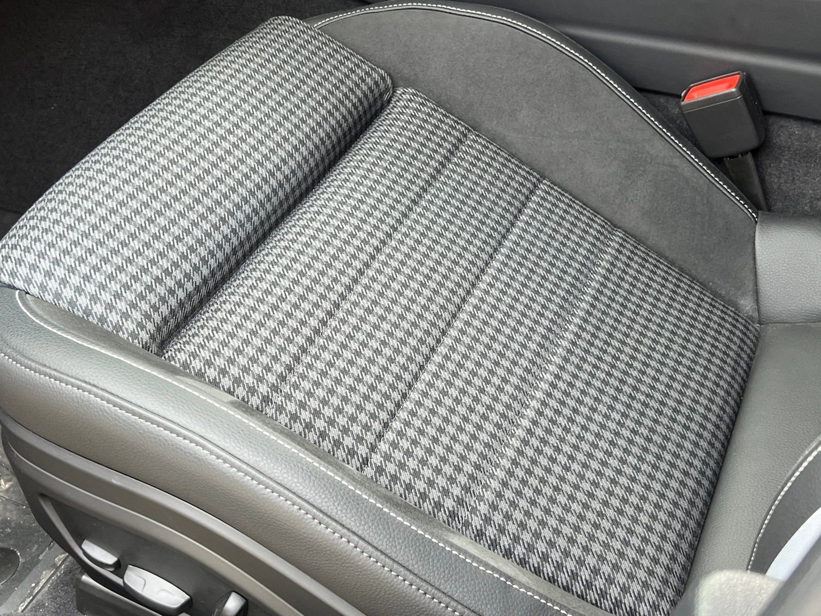 Certified 2026 Porsche Panamera GTS image 37