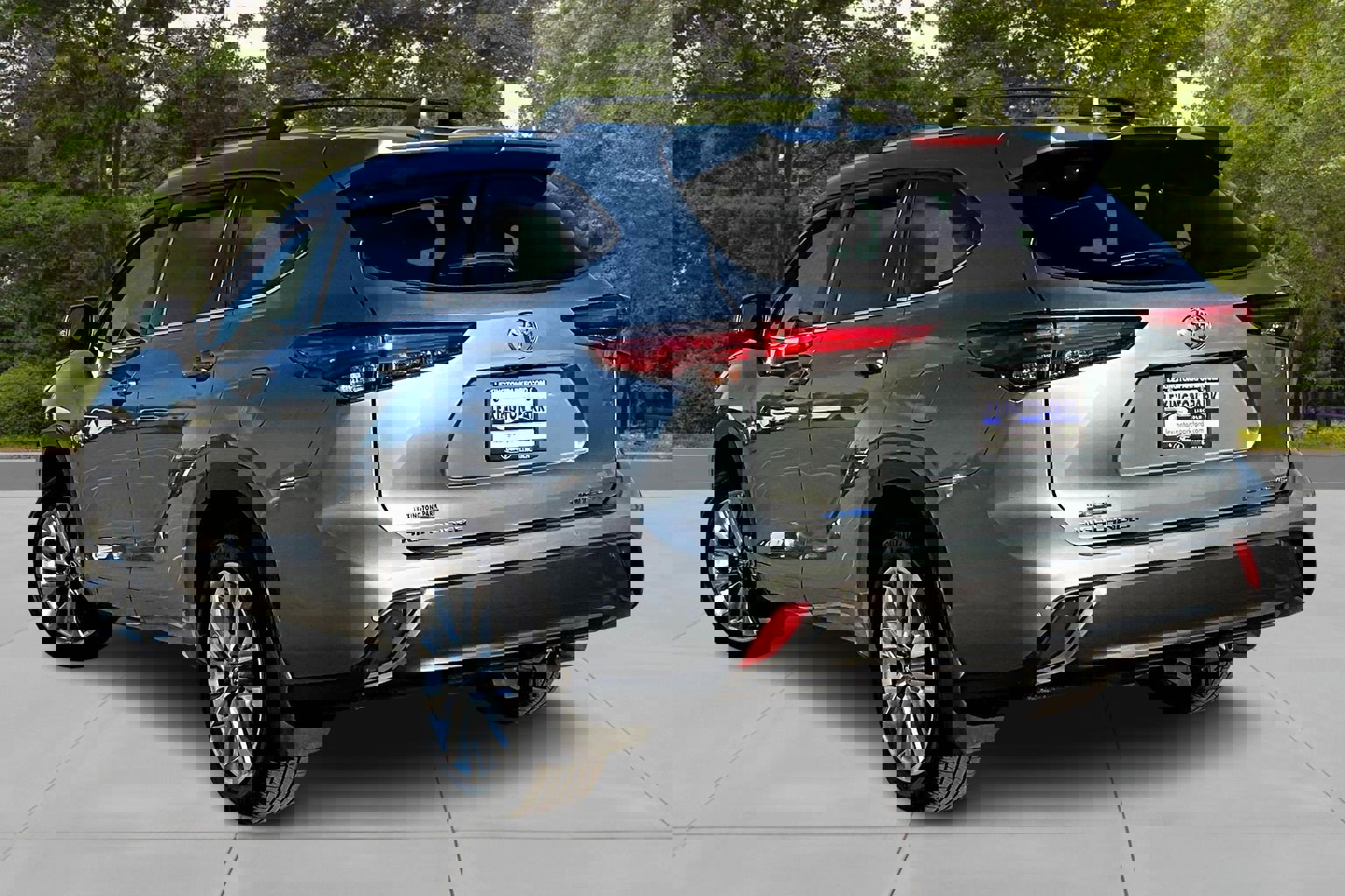 Used 2020 Toyota Highlander Limited image 4