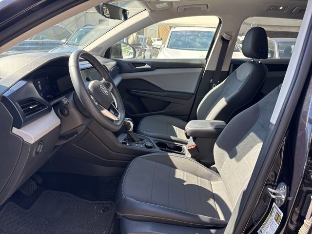 Certified 2022 Volkswagen Taos SE image 6