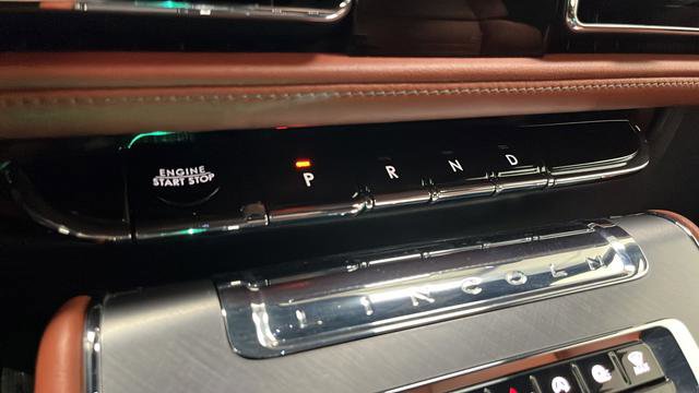 Used 2025 Lincoln Aviator Reserve w/ Equipment Group 201A AWD/4WD image 19