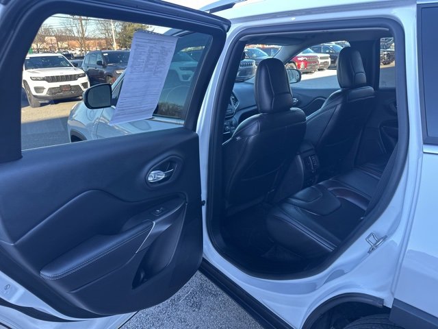 Used 2019 Jeep Cherokee Latitude Plus w/ Comfort/Convenience Group image 10