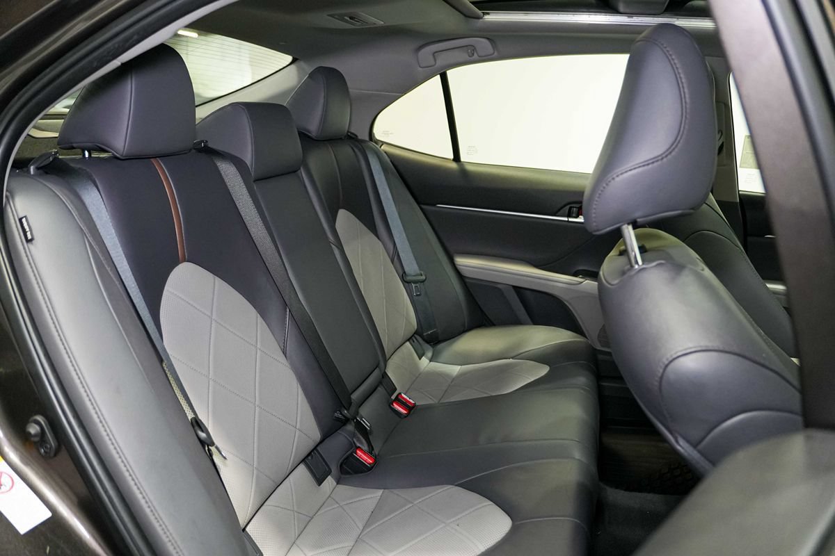 Used 2019 Toyota Camry XLE FWD image 22
