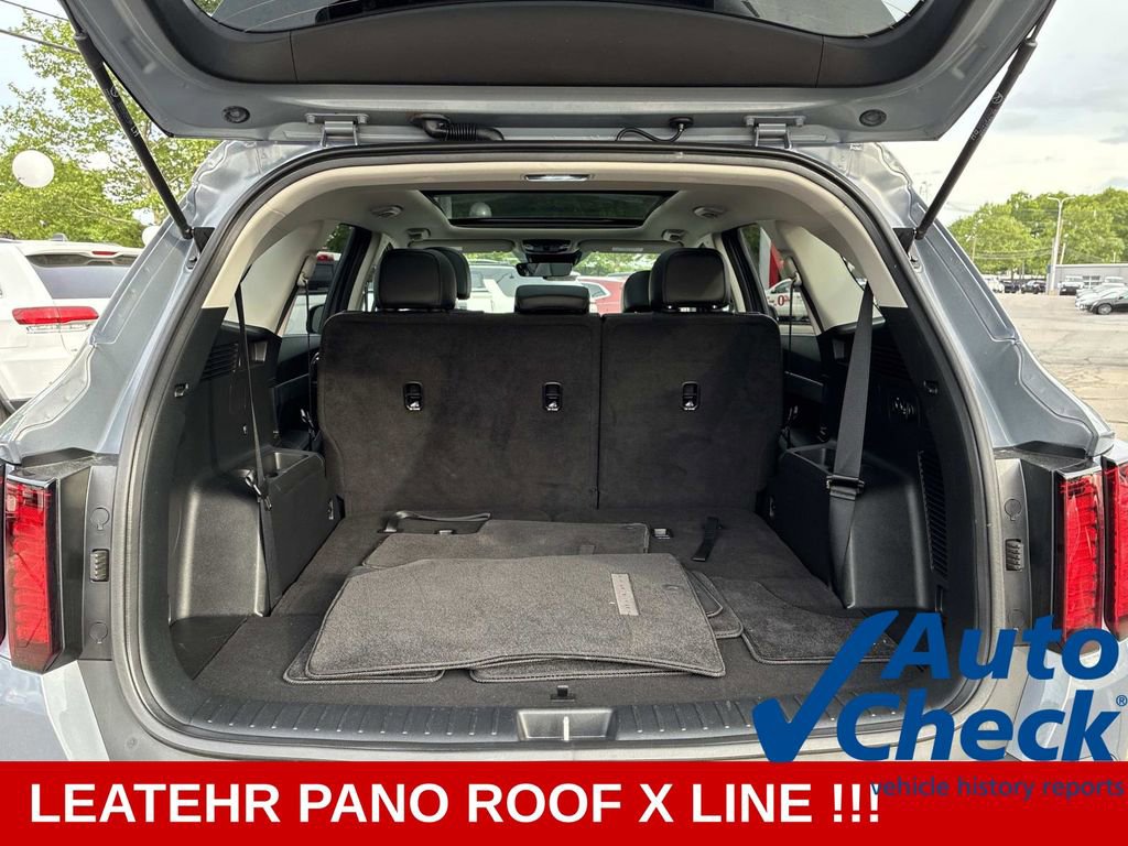 Used 2023 Kia Sorento S w/ Panoramic Sunroof Package AWD/4WD image 13