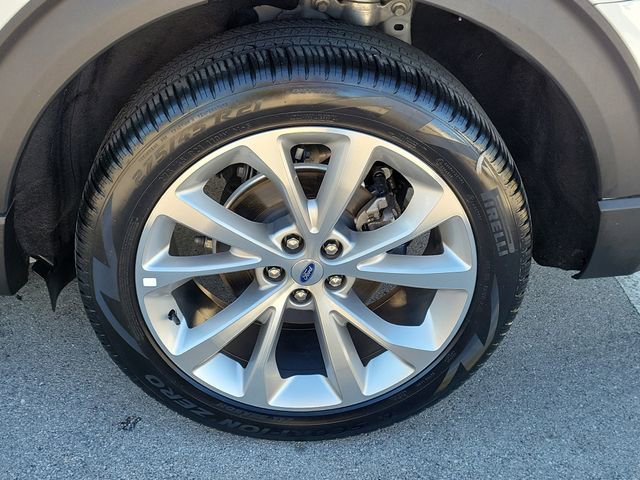 Used 2023 Ford Explorer Platinum w/ Technology Package image 9