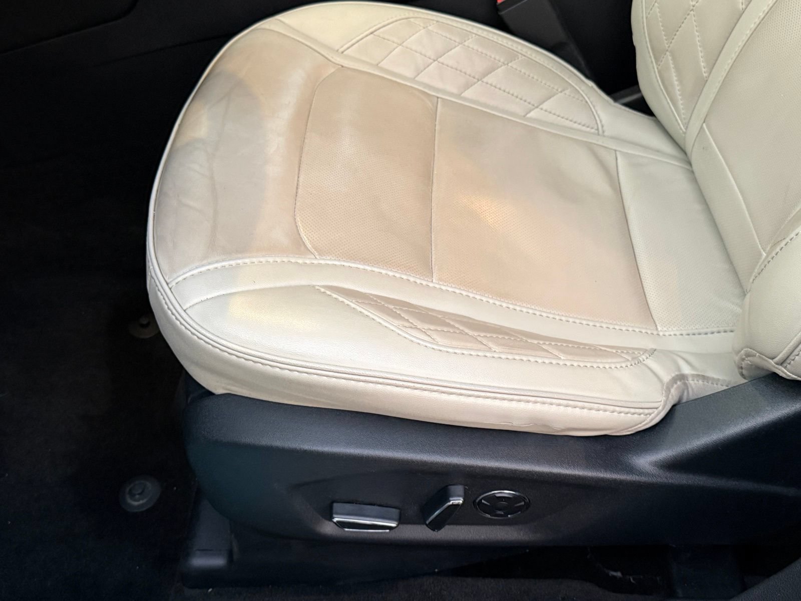 Used 2018 Ford Explorer Platinum AWD/4WD image 42