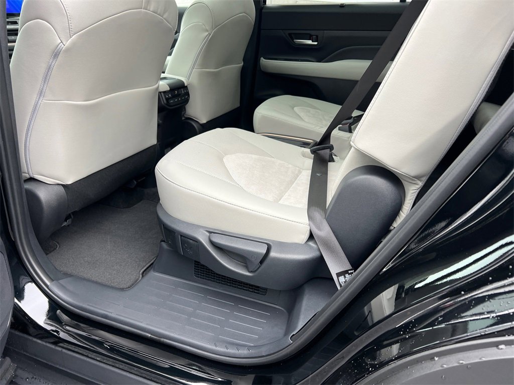 New 2026 Toyota Grand Highlander AWD Hybrid image 21