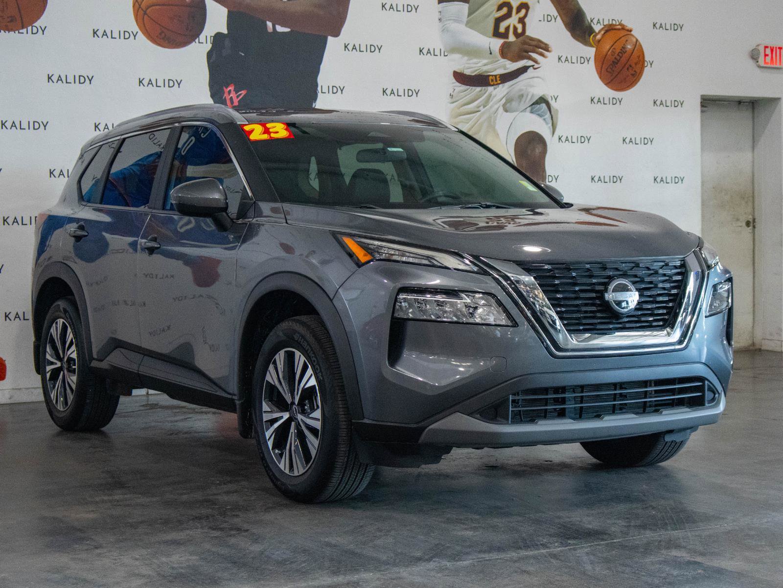 Used 2023 Nissan Rogue SV w/ SV Premium Package image 19