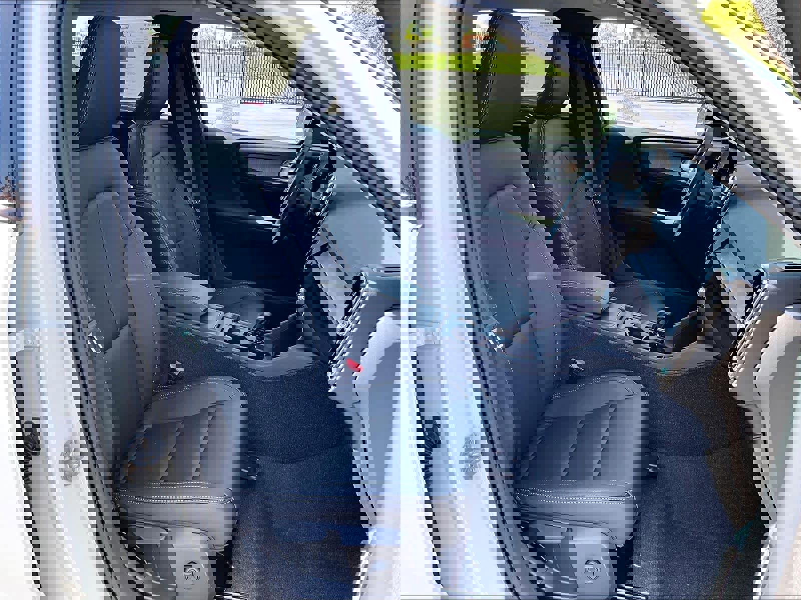 New 2026 Volvo XC40 B5 Core w/ Climate Package image 31