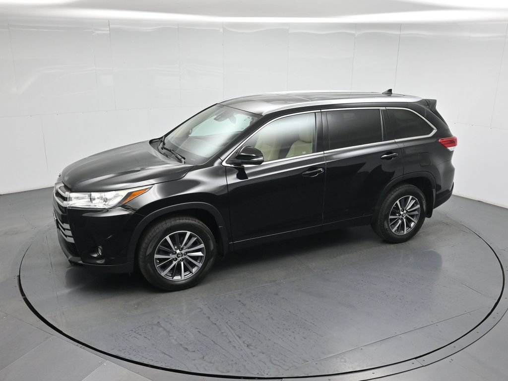 Used 2018 Toyota Highlander XLE AWD/4WD image 46