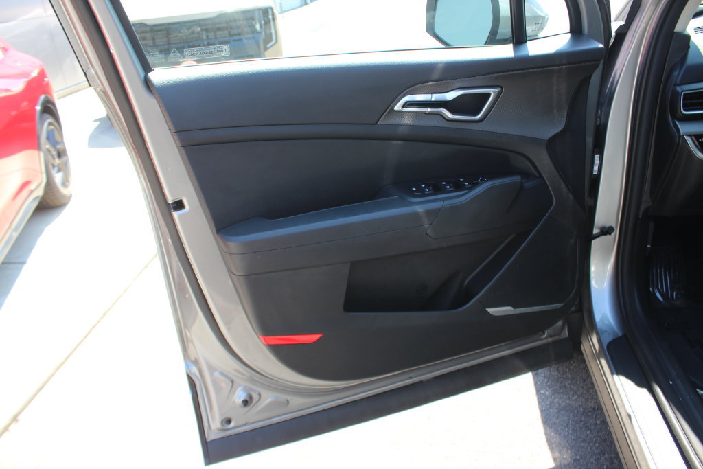 Used 2024 Kia Sportage LX AWD/4WD image 21