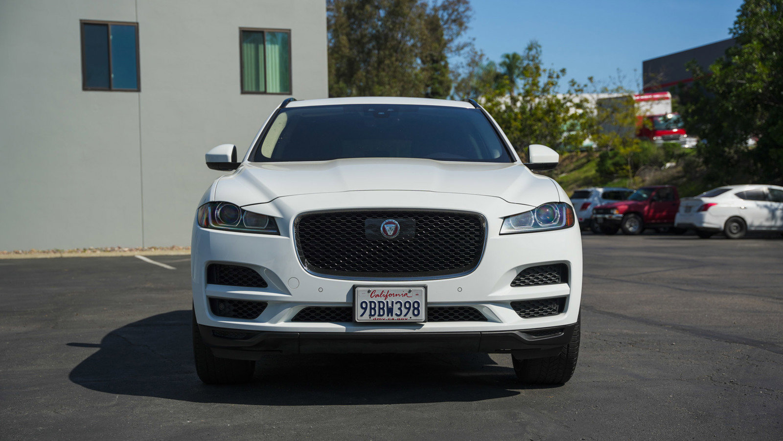 Used 2019 Jaguar F-PACE Premium image 2