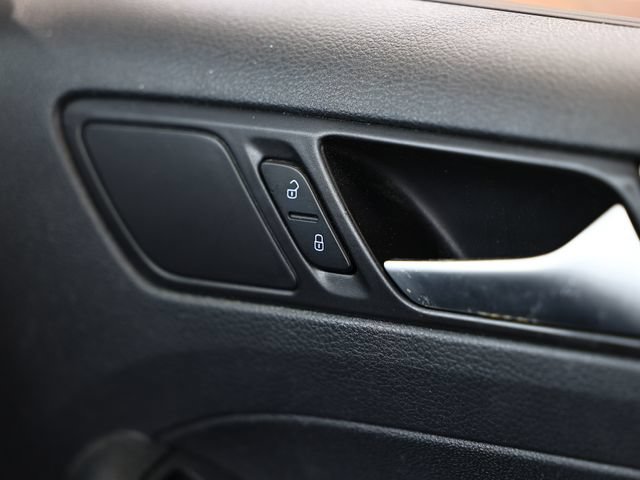 Used 2018 Volkswagen Jetta S FWD image 38