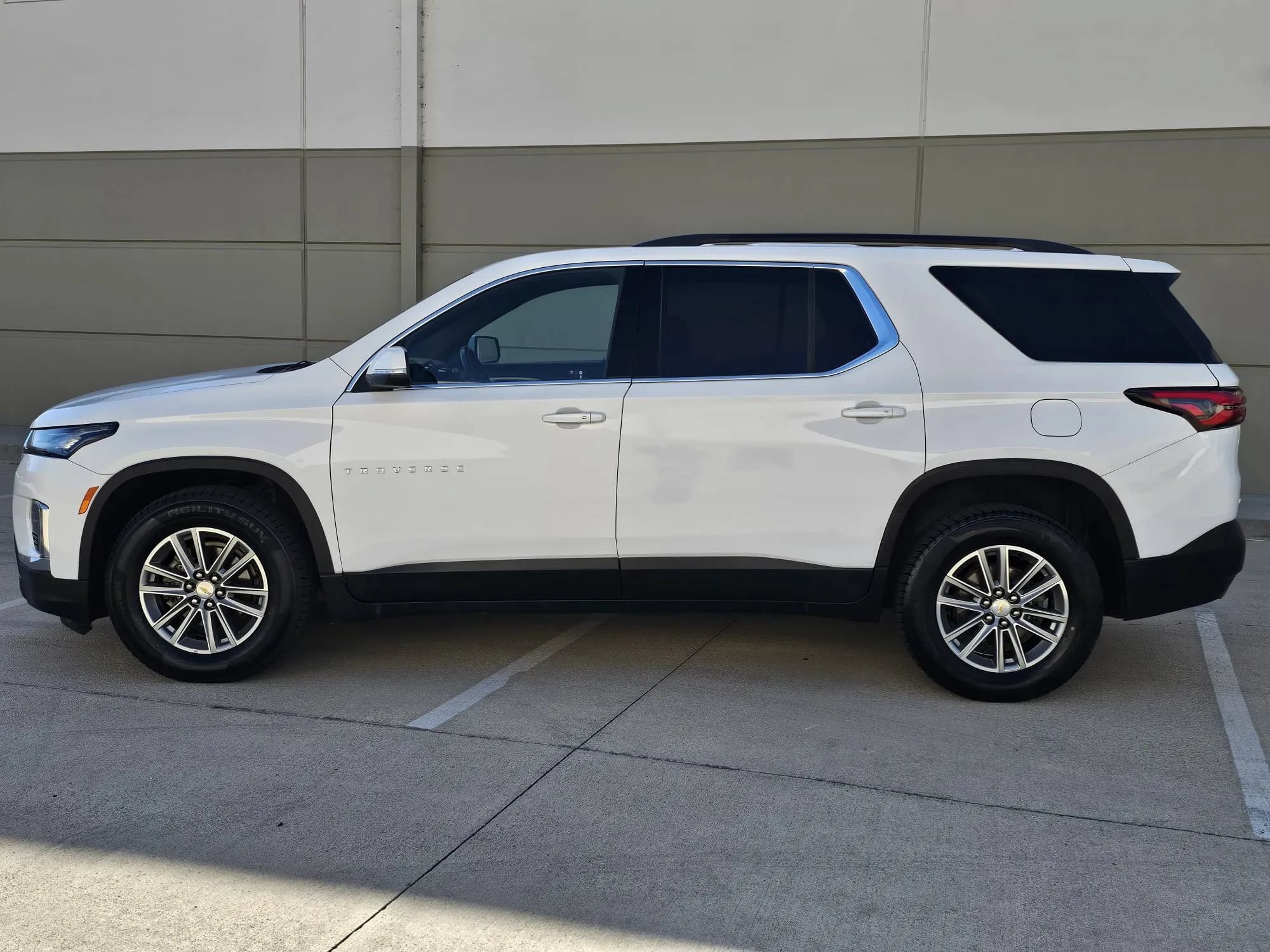 Used 2022 Chevrolet Traverse LT AWD/4WD image 8