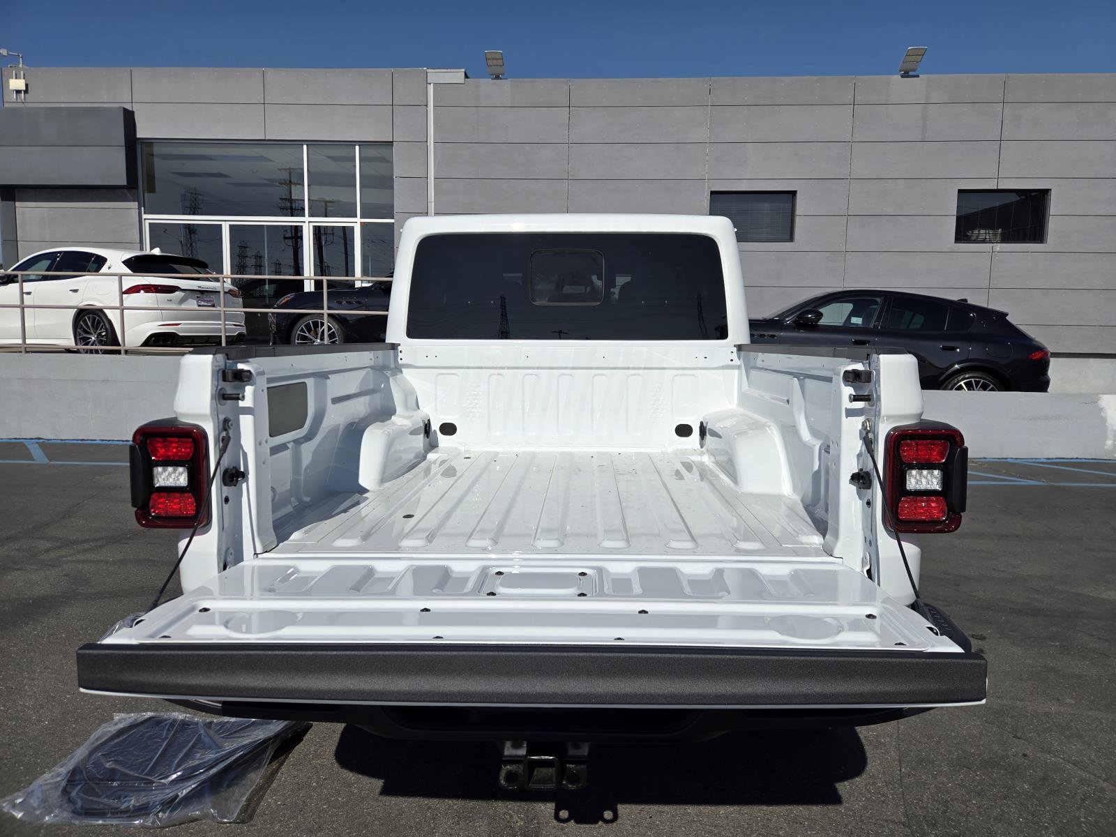 New 2026 Jeep Gladiator Mojave AWD/4WD image 31
