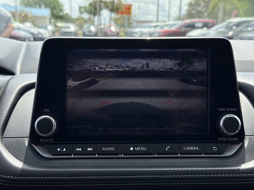 Certified 2024 Nissan Rogue SV FWD image 25