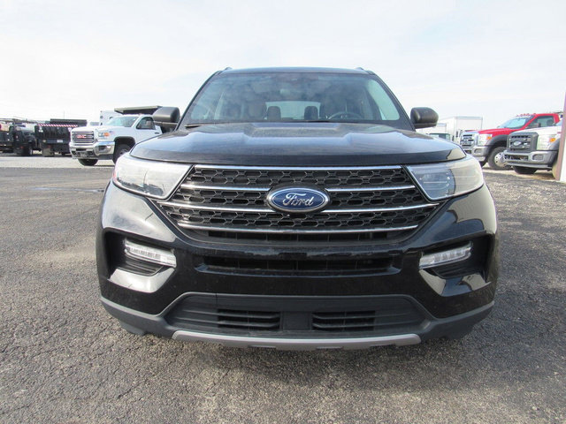 Used 2022 Ford Explorer XLT w/ Equipment Group 202A image 8