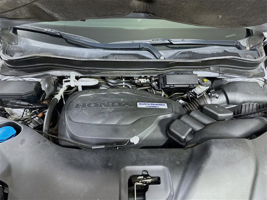 Used 2017 Honda Pilot Touring image 9