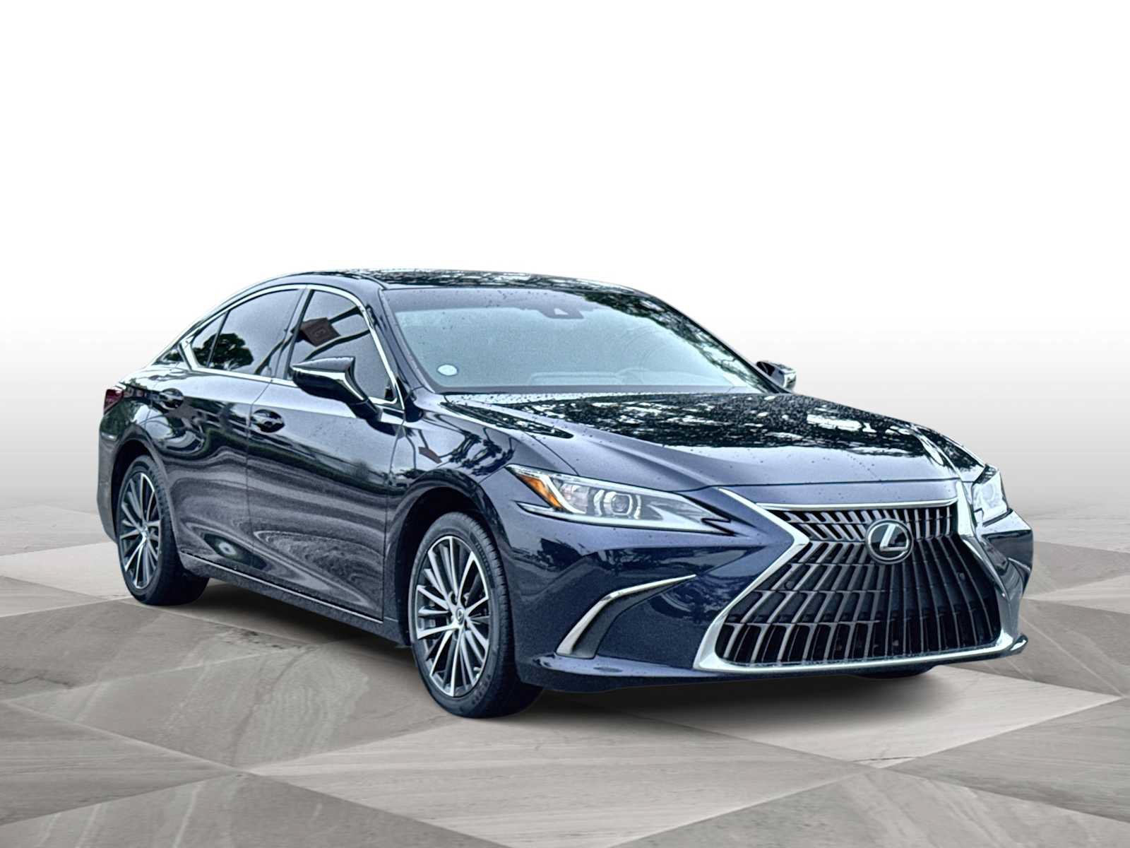 Used 2025 Lexus ES 350 w/ Premium Package FWD image 2
